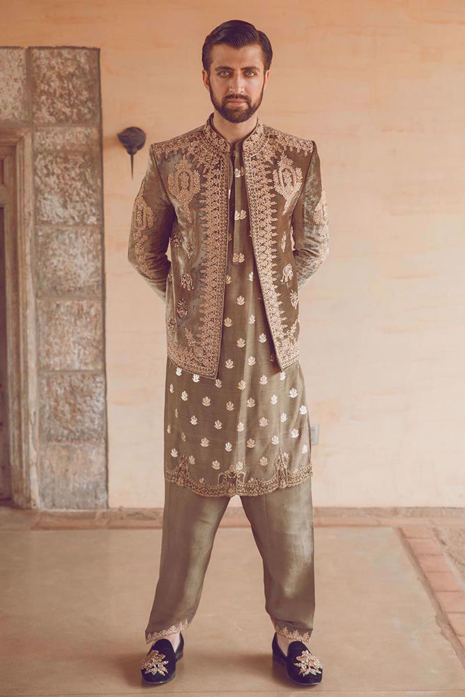 https://www.mohsinnaveedranjha.com/images/thumbs/0000330_antique-gold_1000.jpeg