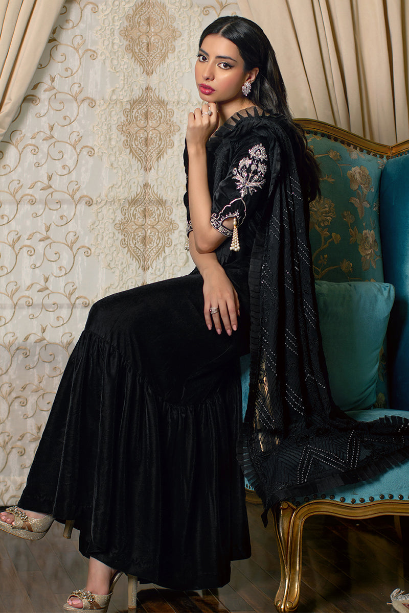 Lulu - Black Saree Drape