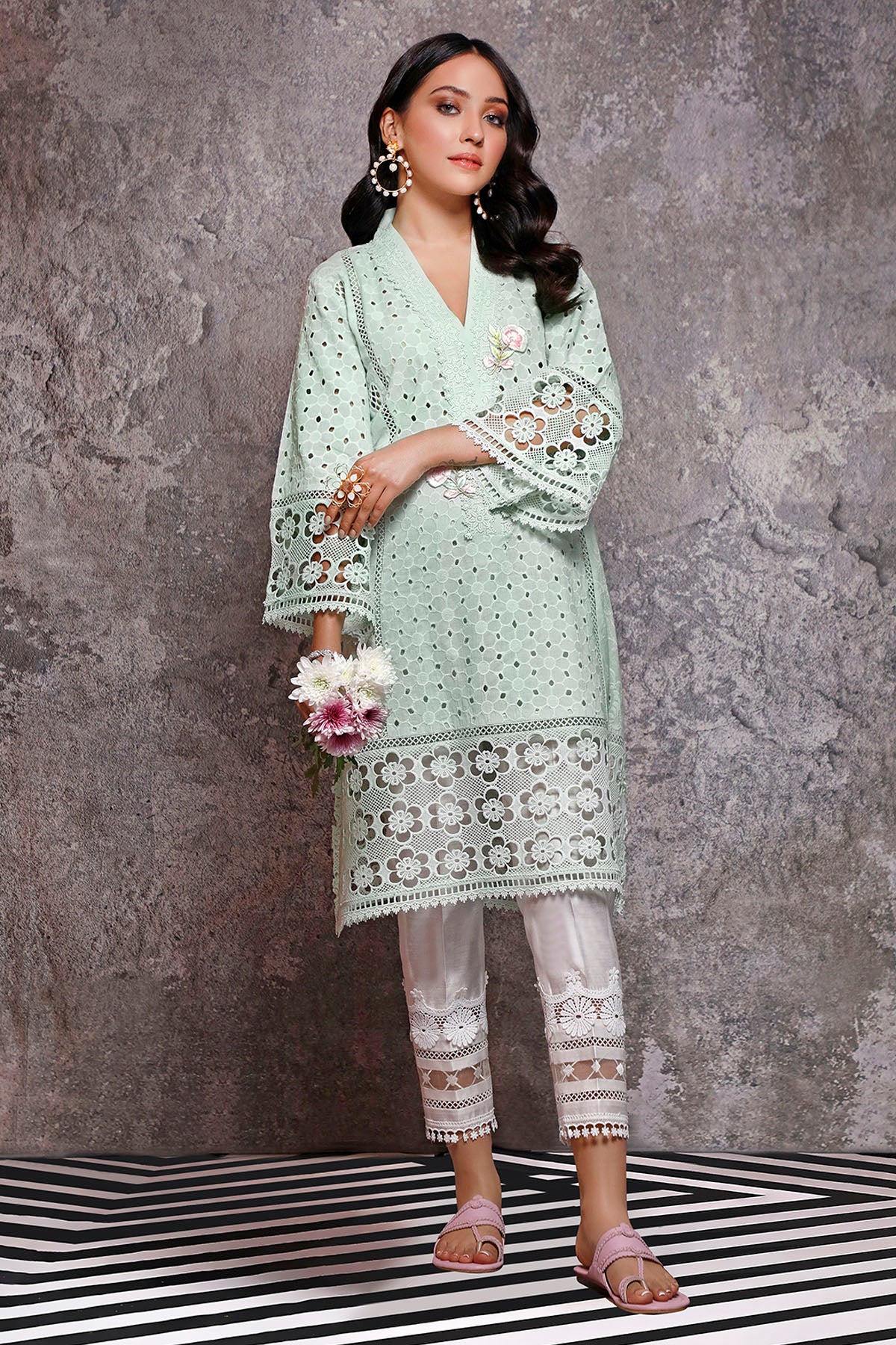 Neena – Mint