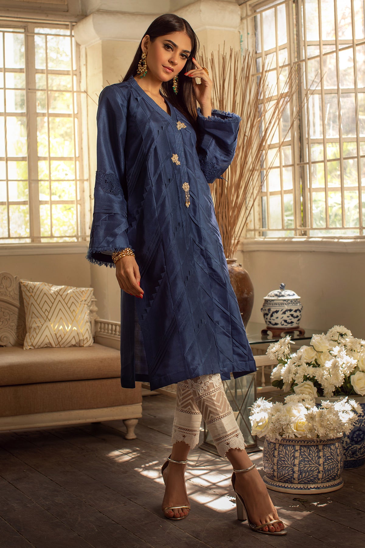 Ines – Sapphire