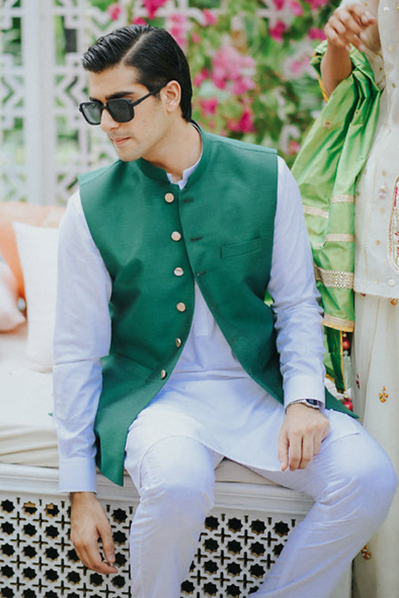 Shuja Waistcoat Bottle Green