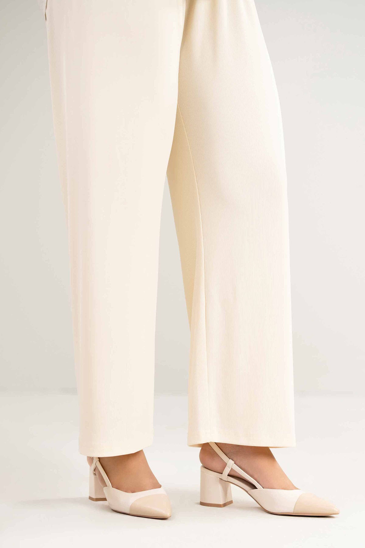 Off White Women Pant-440480107