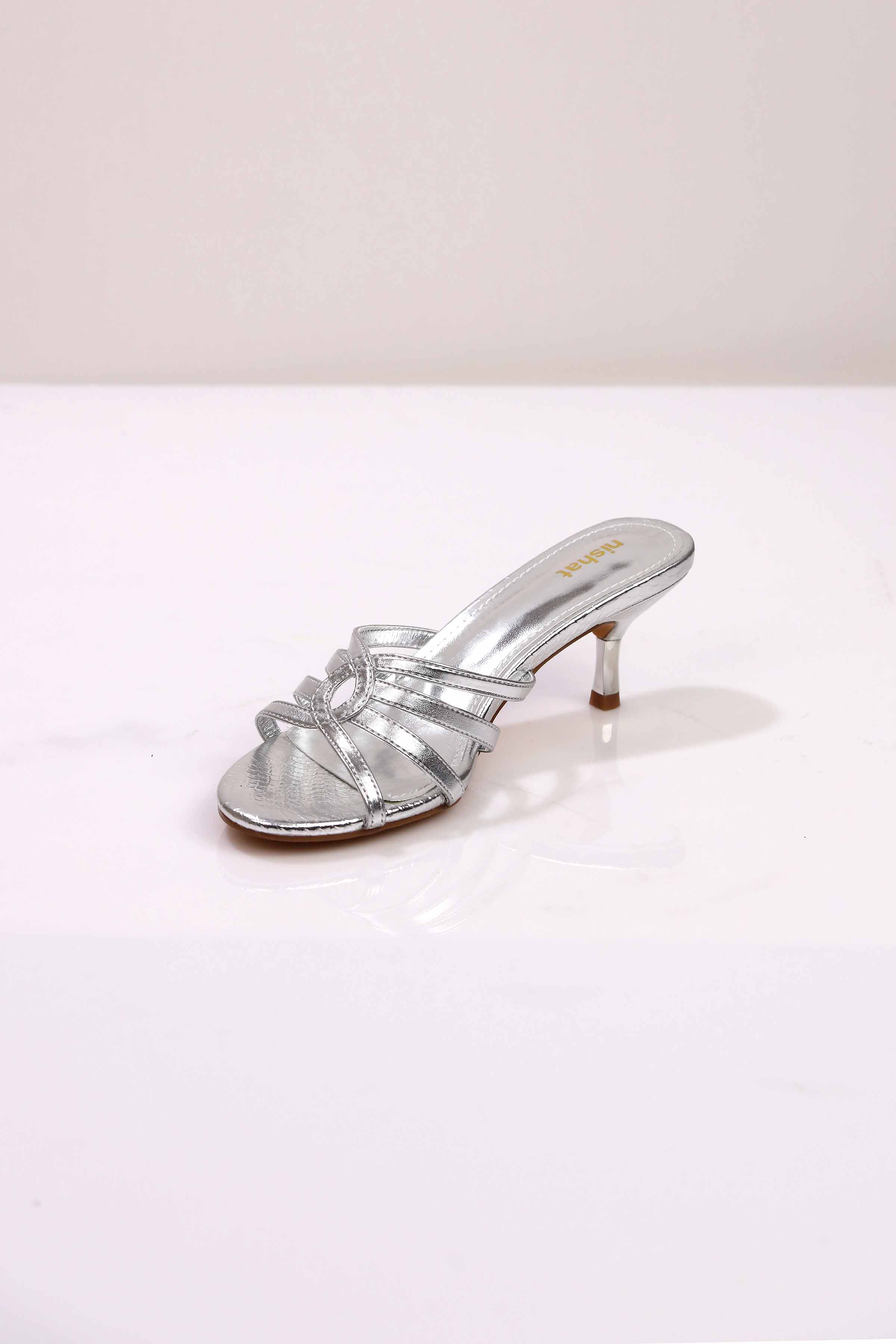 Silver Heels-443152920
