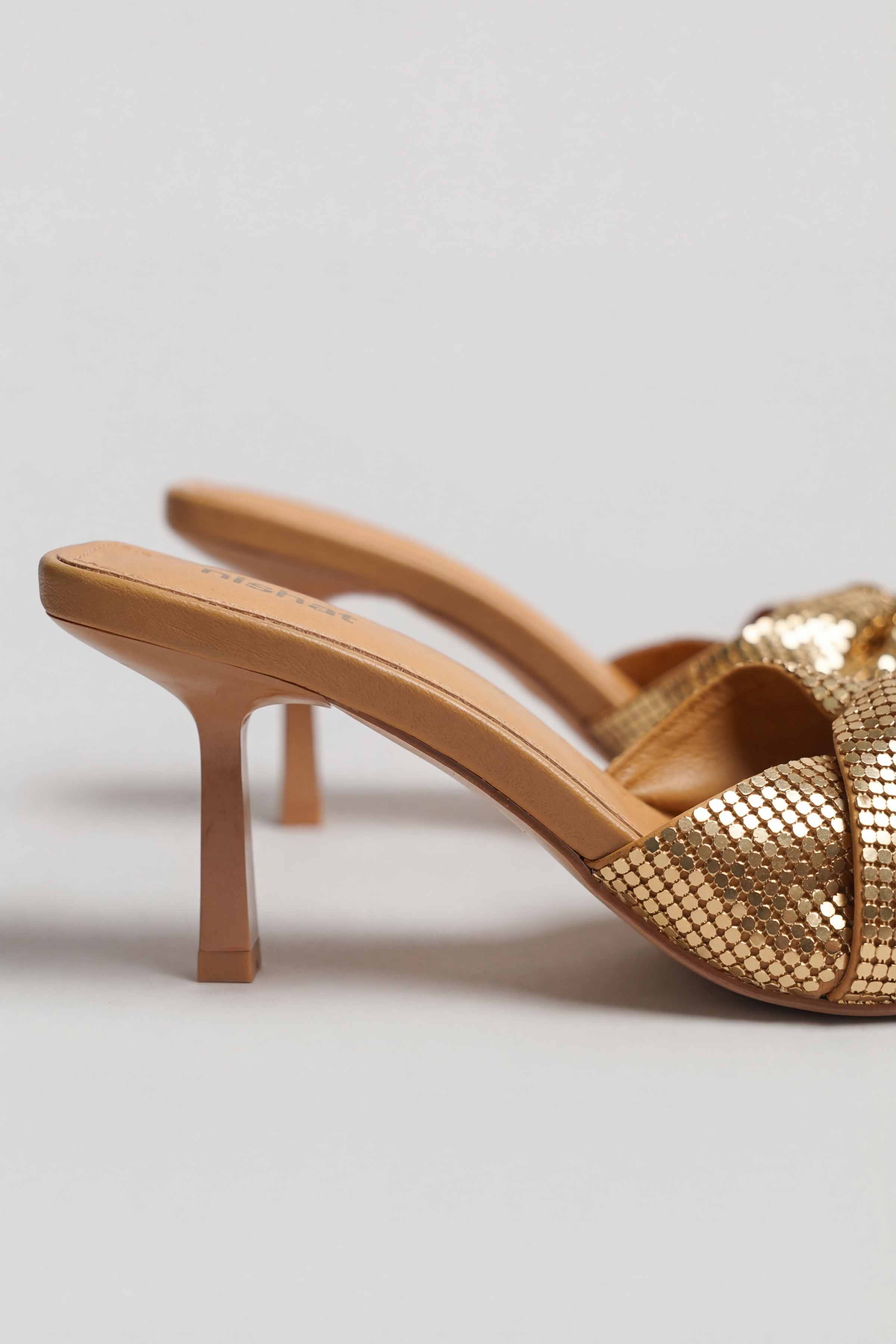 Camel Heels-445172929