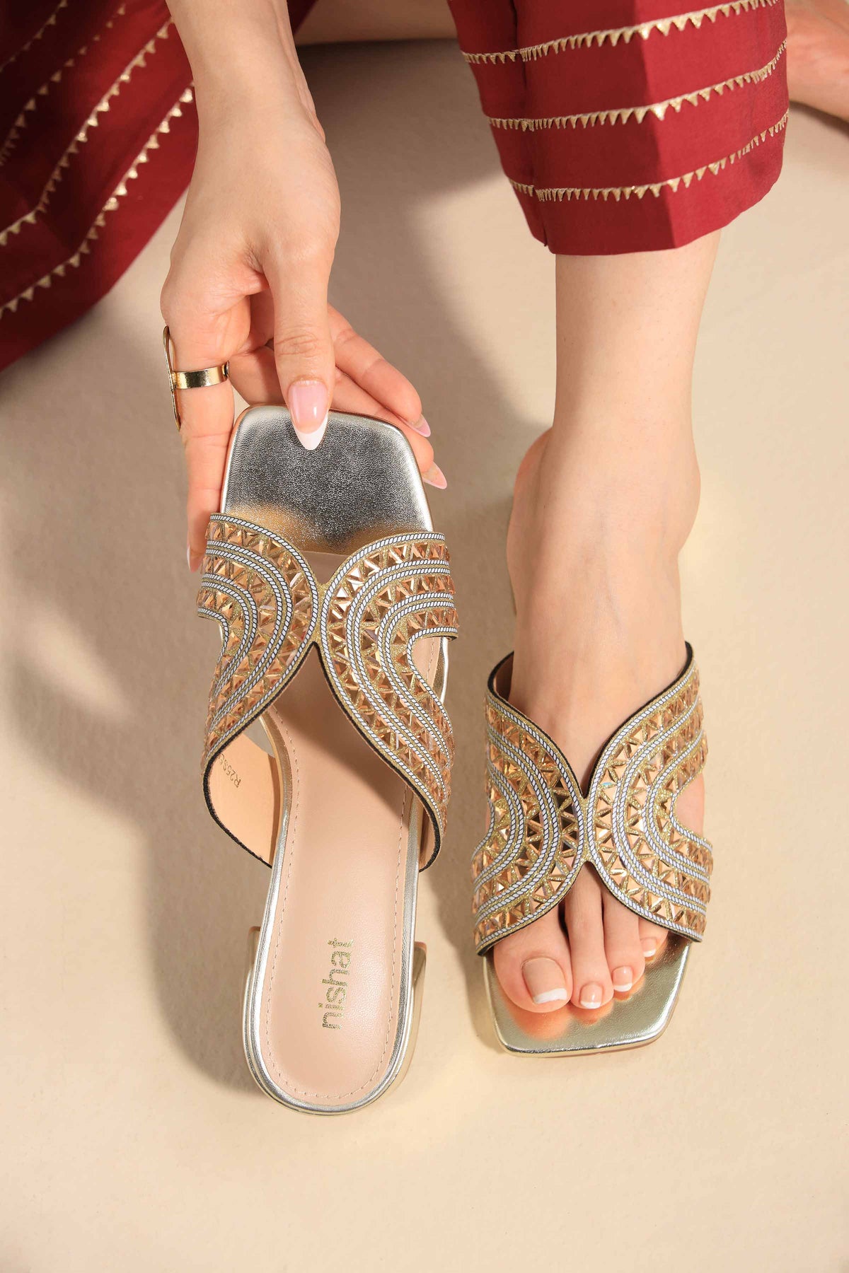 Gold Chappal-445282919