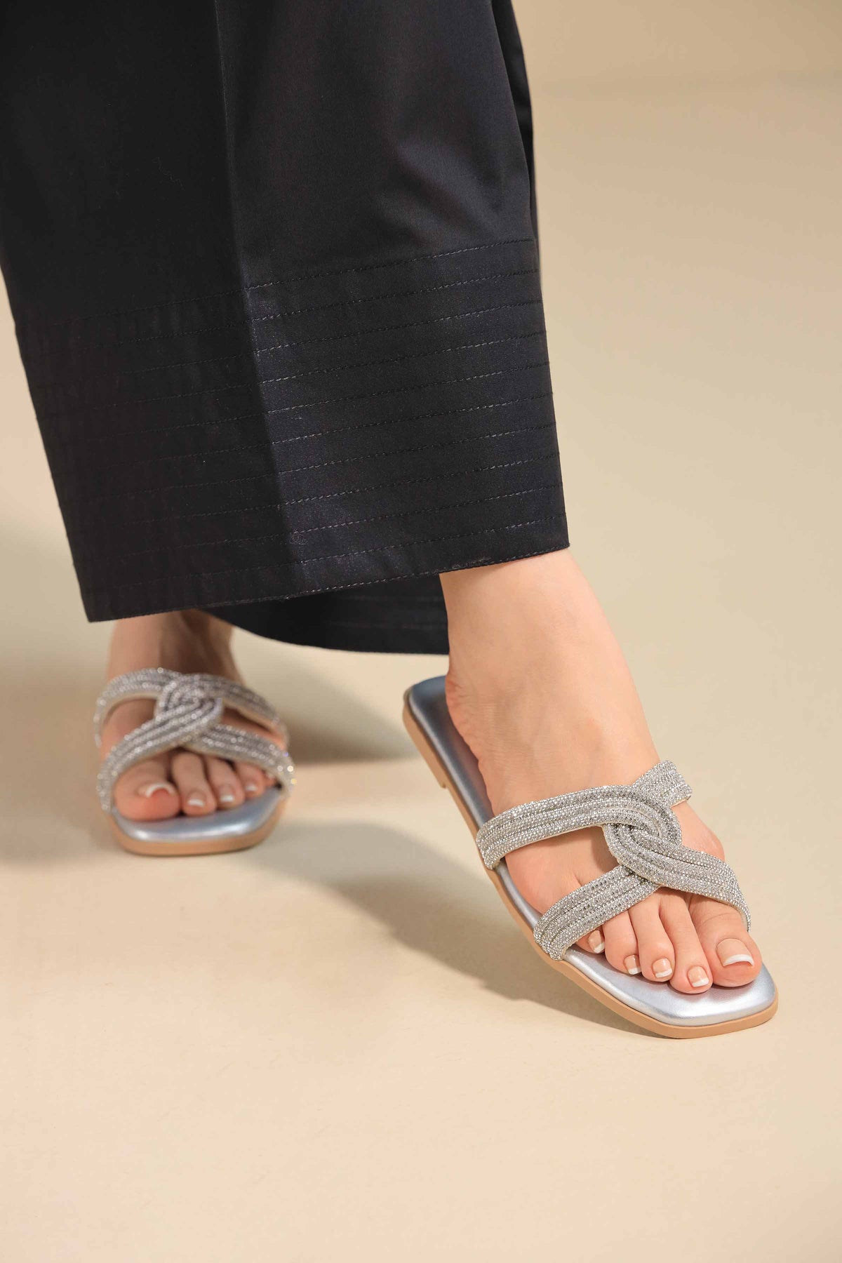 Silver Chappal-445302919