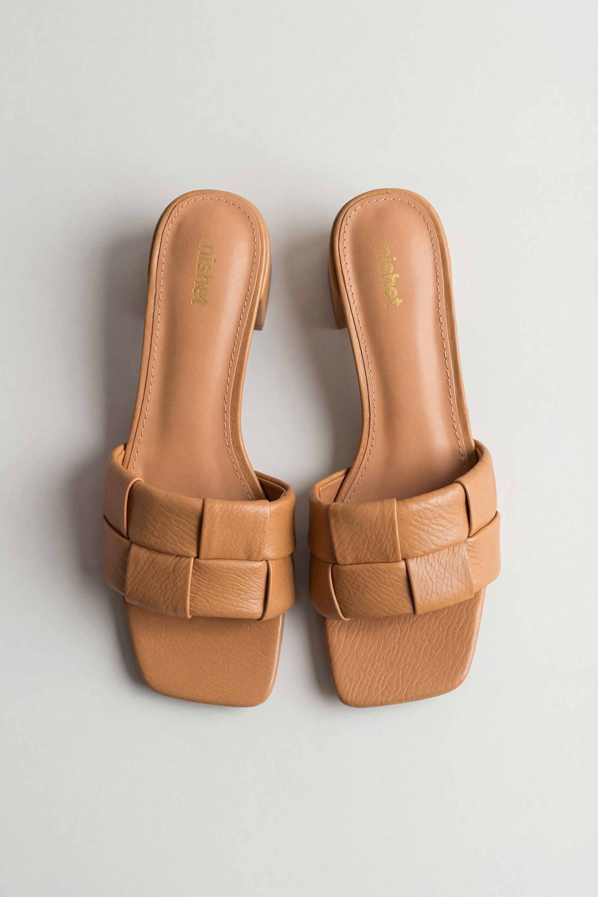 Camel Wedges-445342929