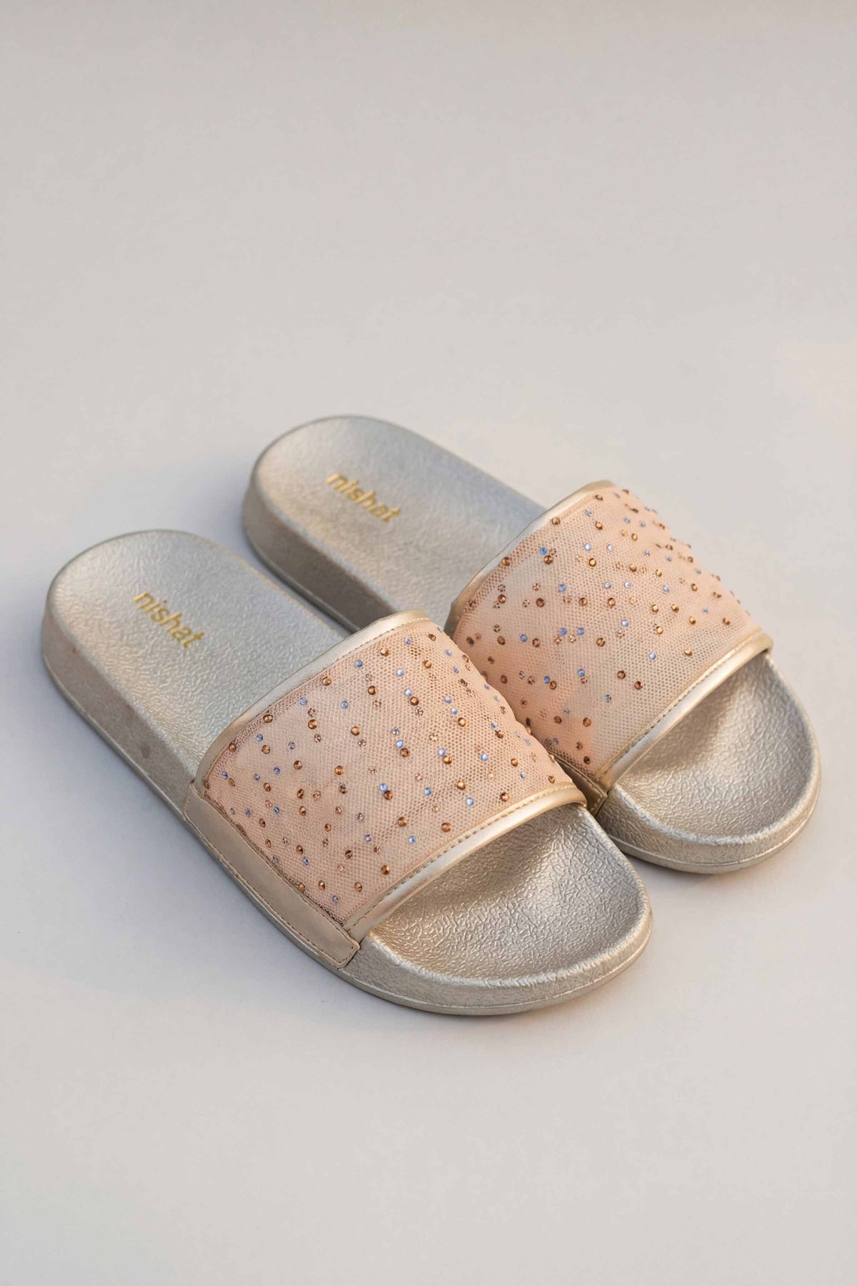 Gold Chappal-445412919