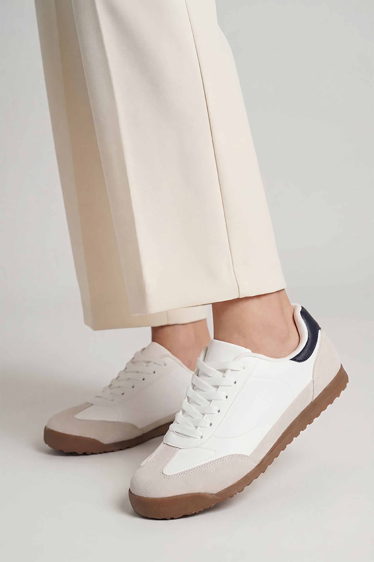 White Canvas-449242912