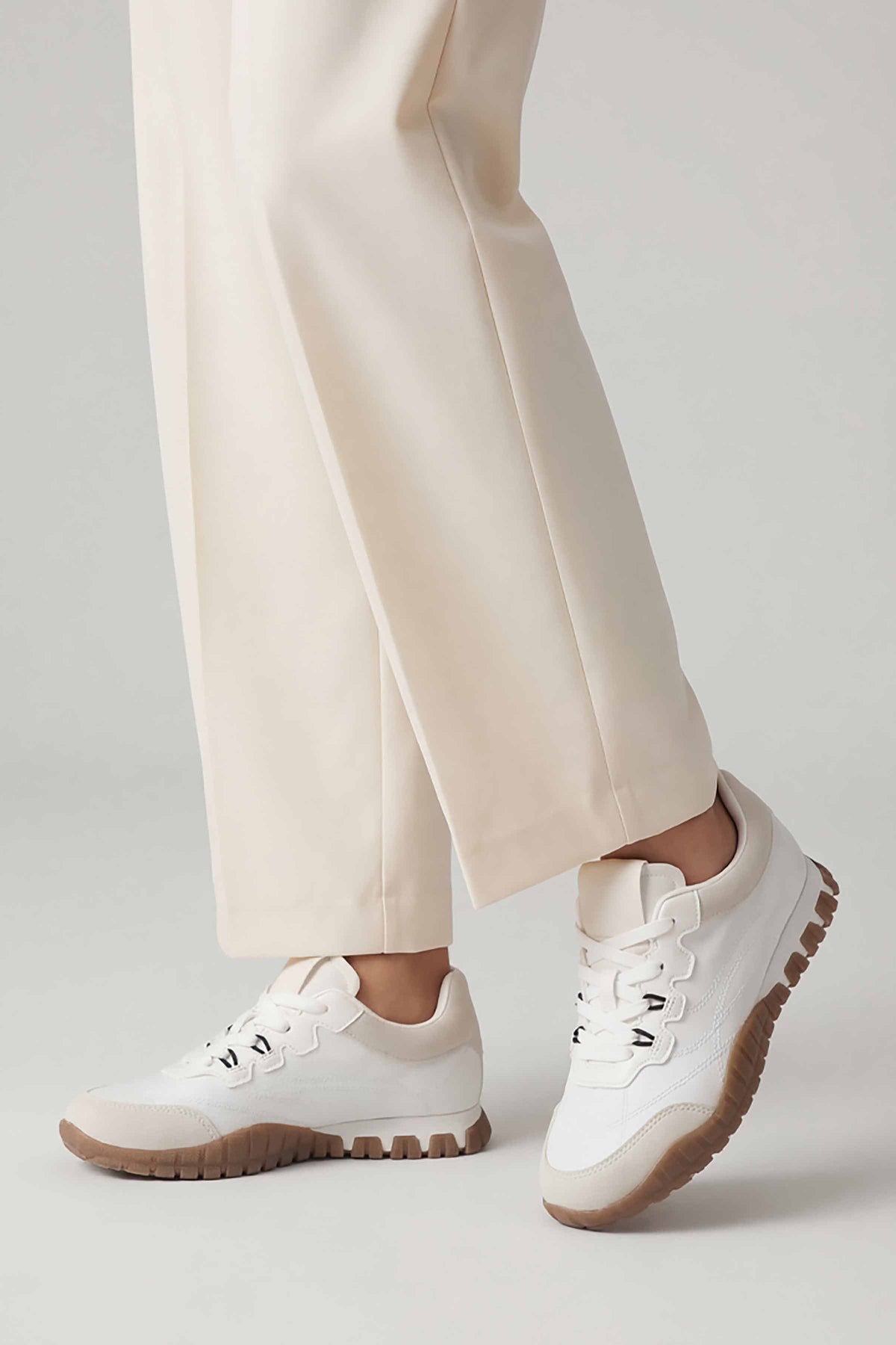 White Canvas-449252912