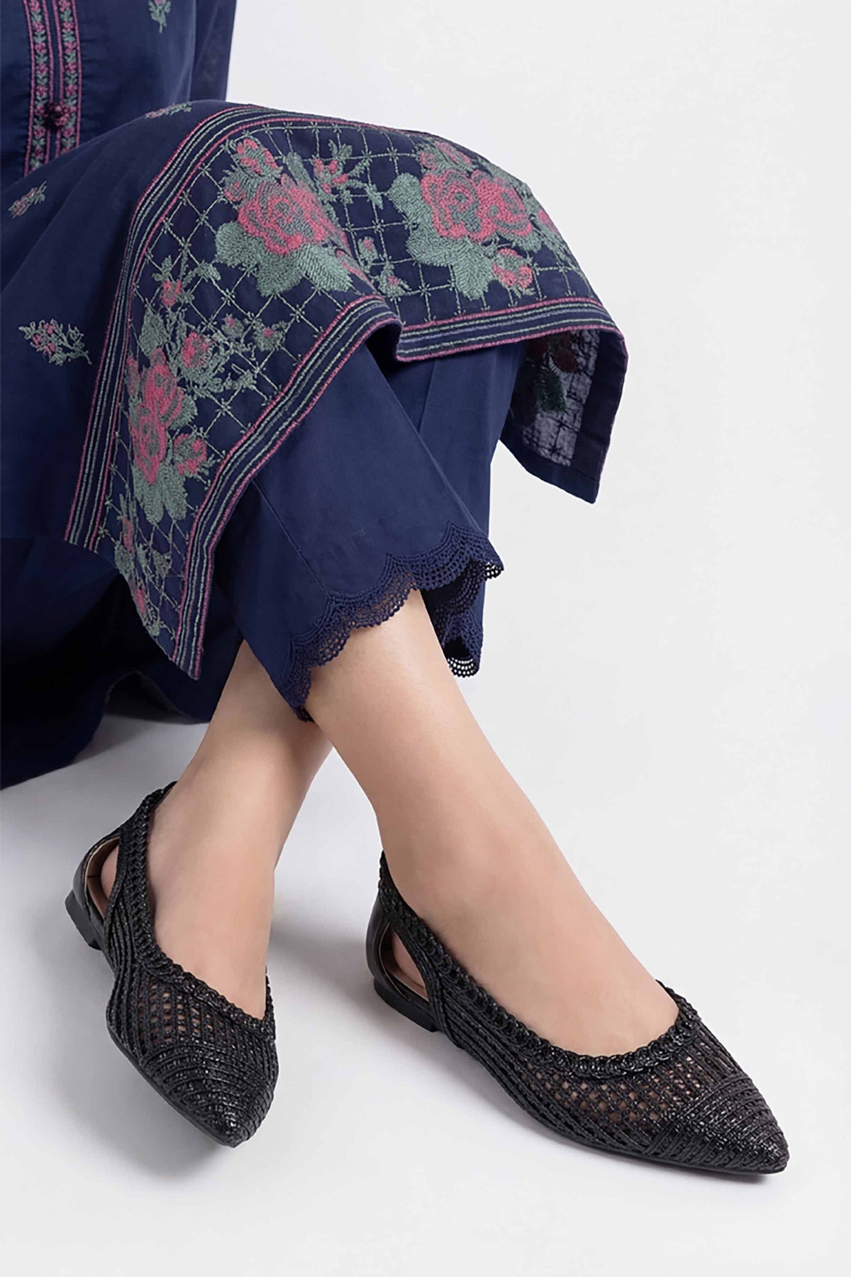 Black Pumps-449322903