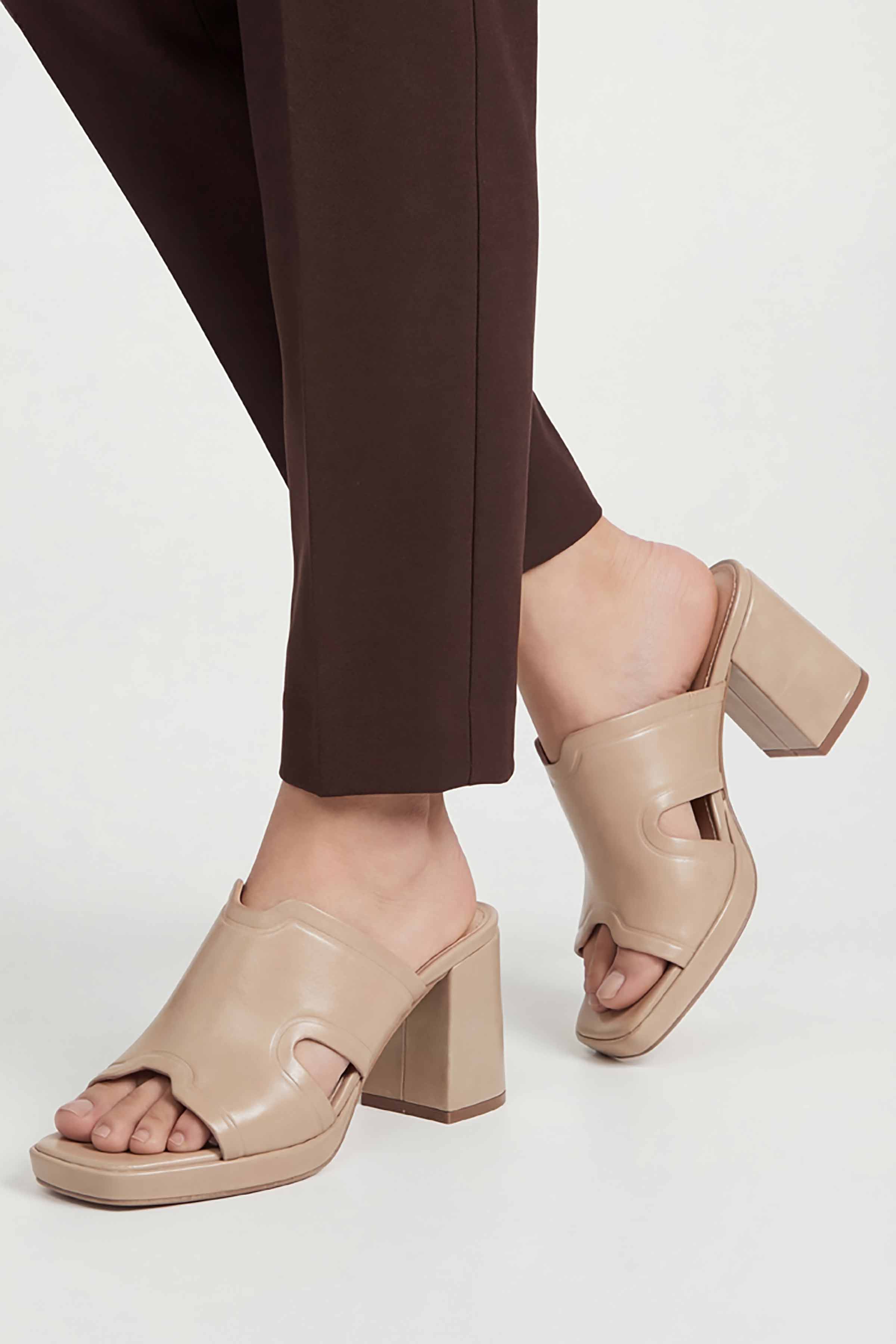 Beige Block Heels-449342918