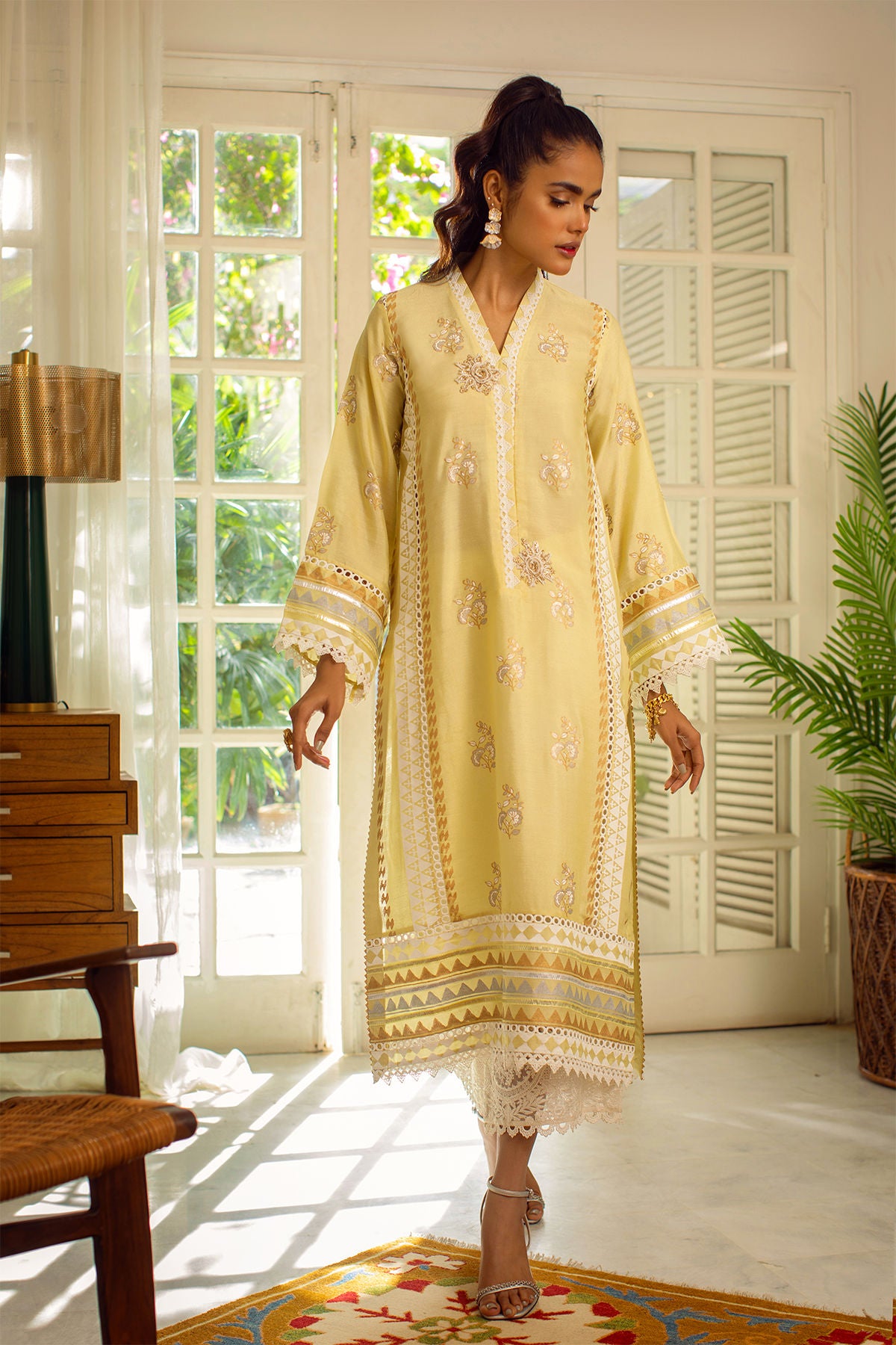 https://www.annusabrar.net/images/thumbs/0005041_azita.jpeg