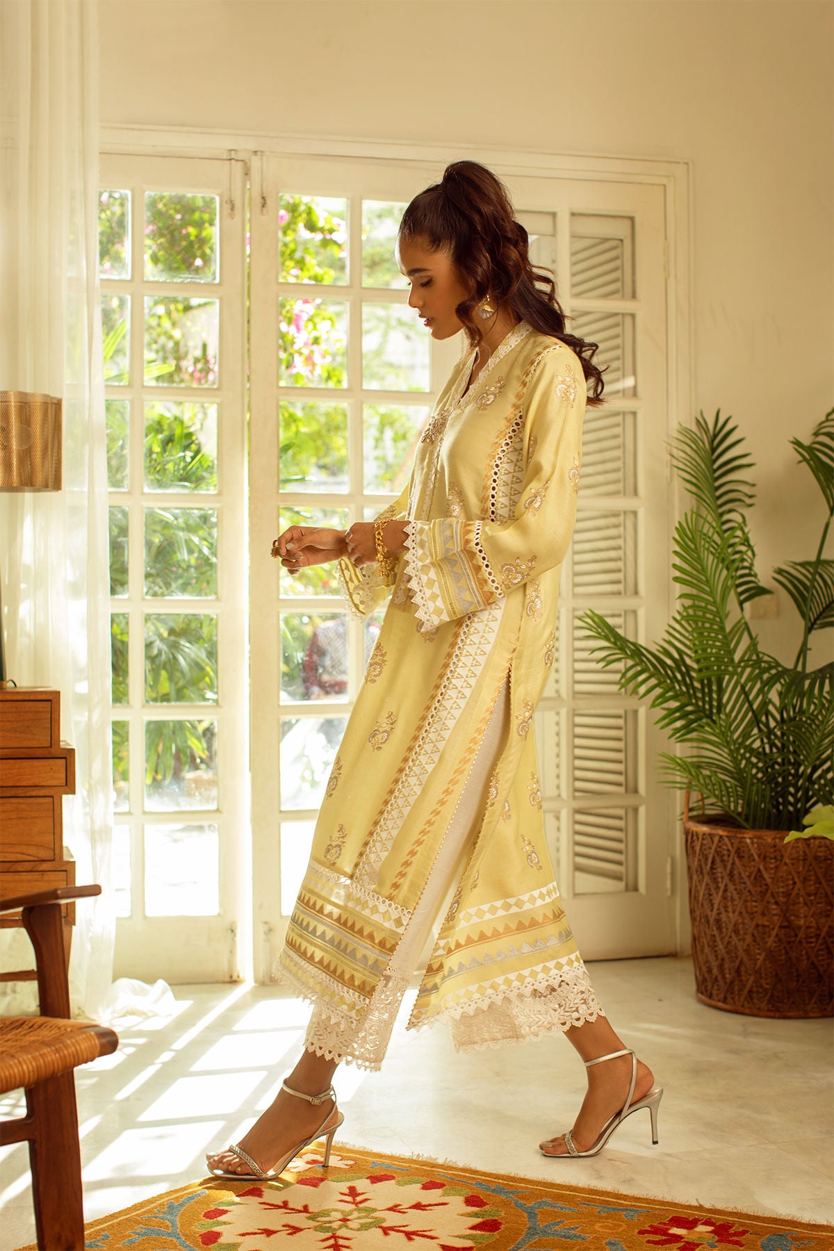 https://www.annusabrar.net/images/thumbs/0005042_azita.jpeg