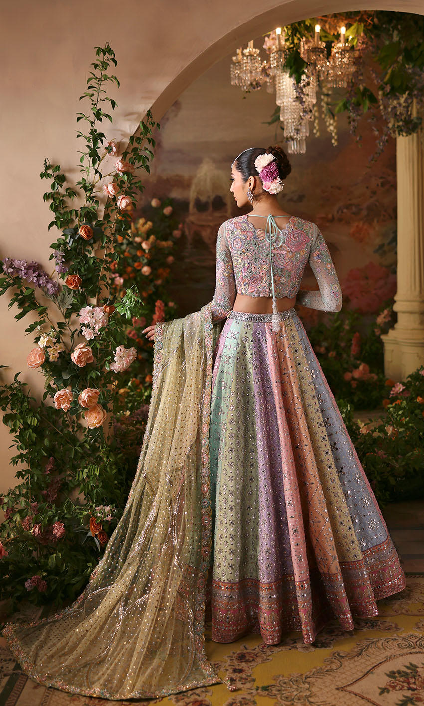 Nomi Ansari – Fairytale Style