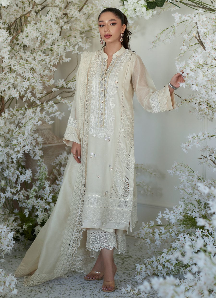 https://www.farahtalibaziz.com.pk/images/thumbs/0009953_paige-ivory-izaar.jpeg