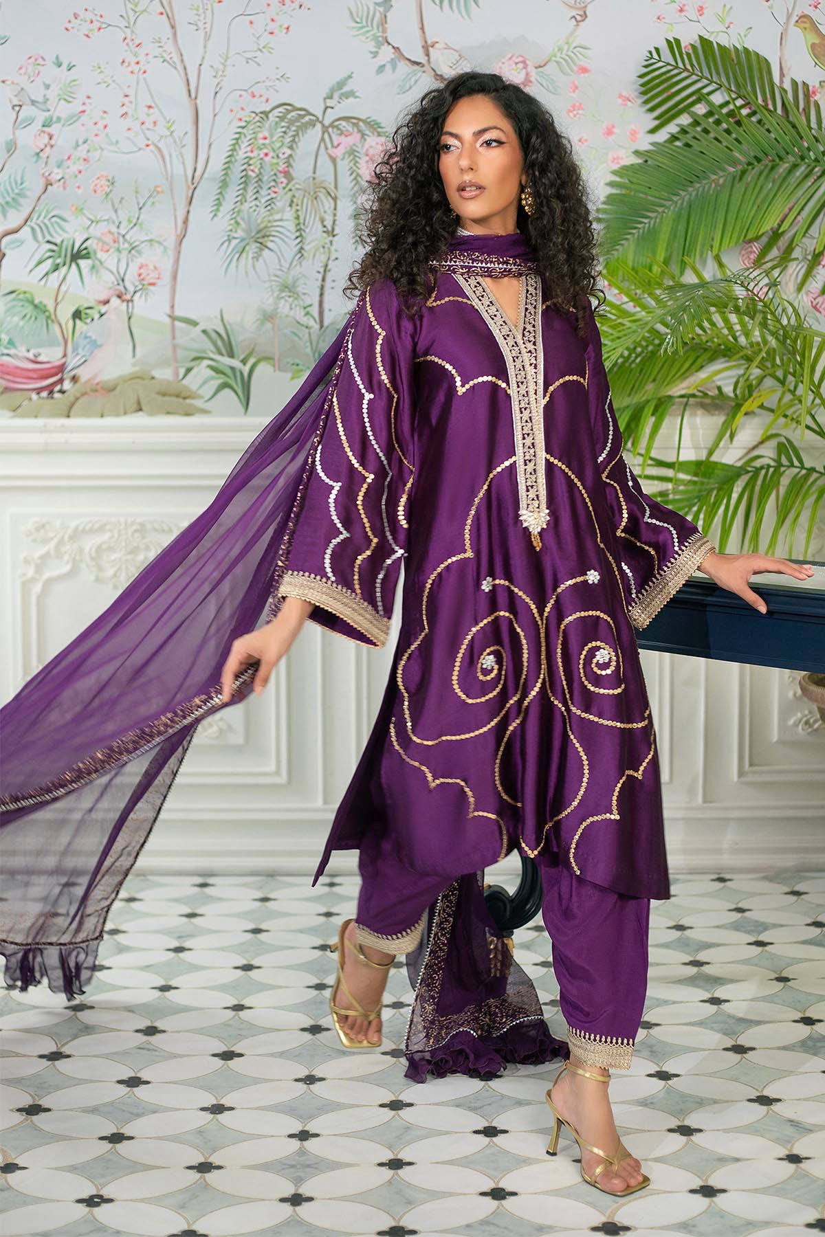 Izali Aubergine