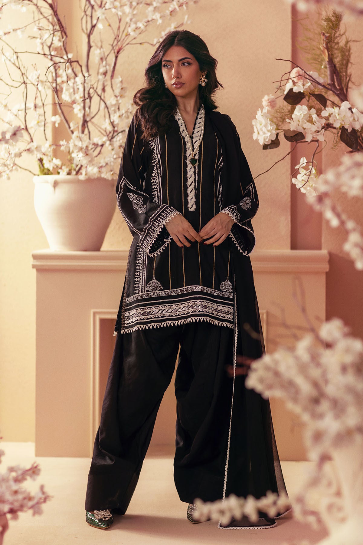 Yasna (Shirt, Pants & Dupatta)