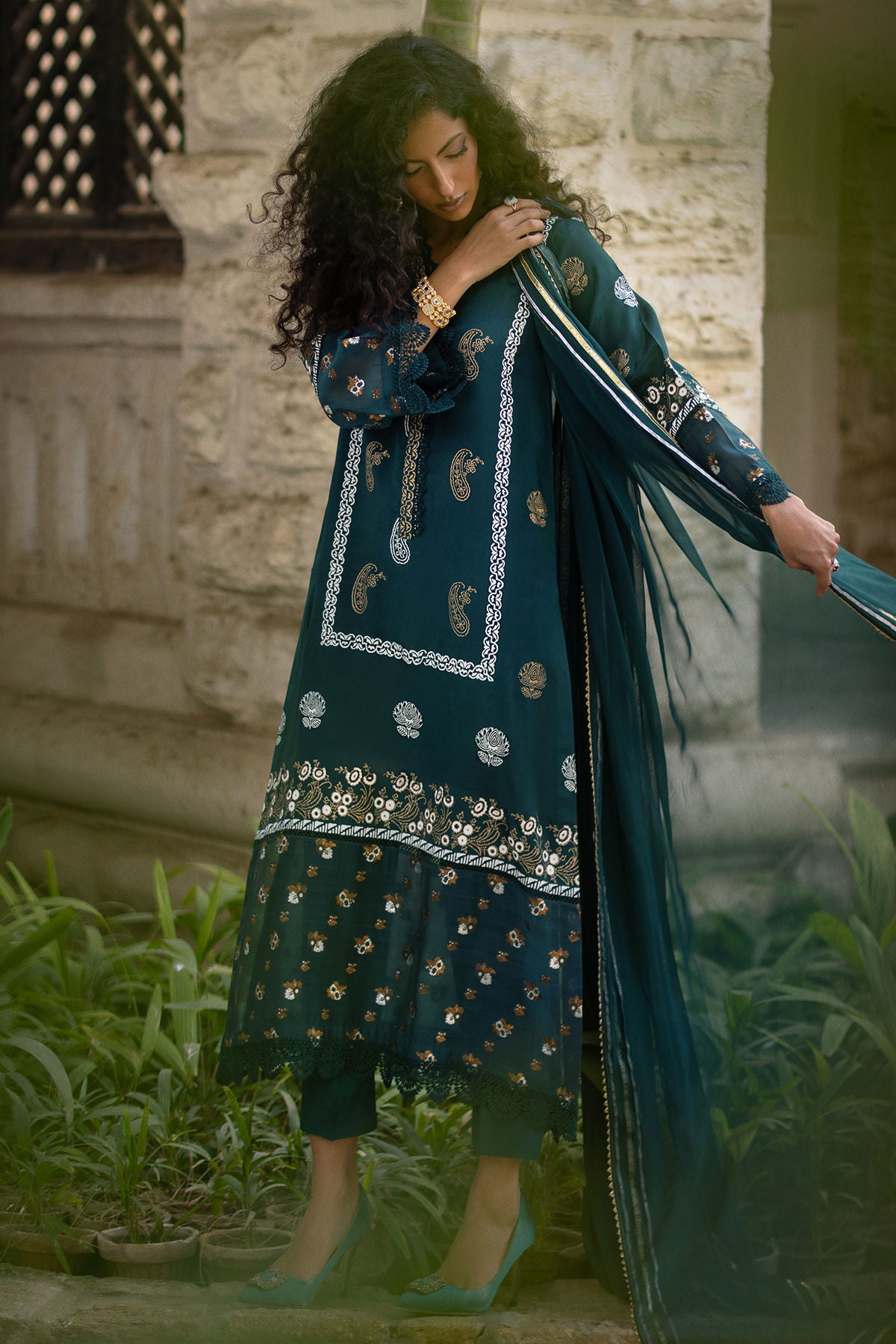 Nesa (Shirt, Pants and Dupatta)