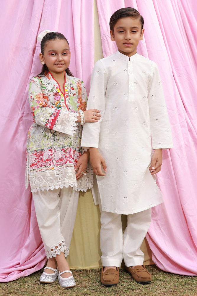 Alba with Timeless Appeal | Ansab Jahangir