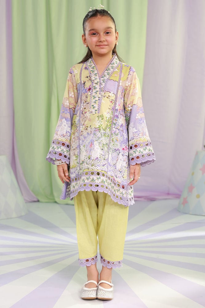 Nyra with Timeless Appeal | Ansab Jahangir