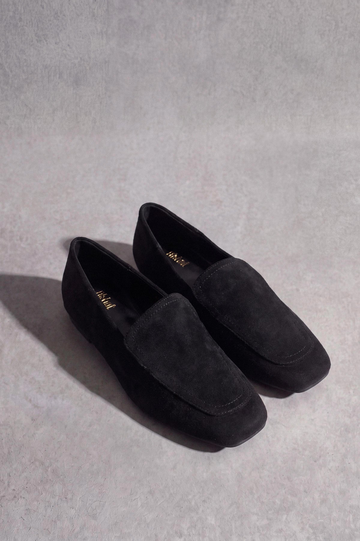 Black Loafers-1717632903