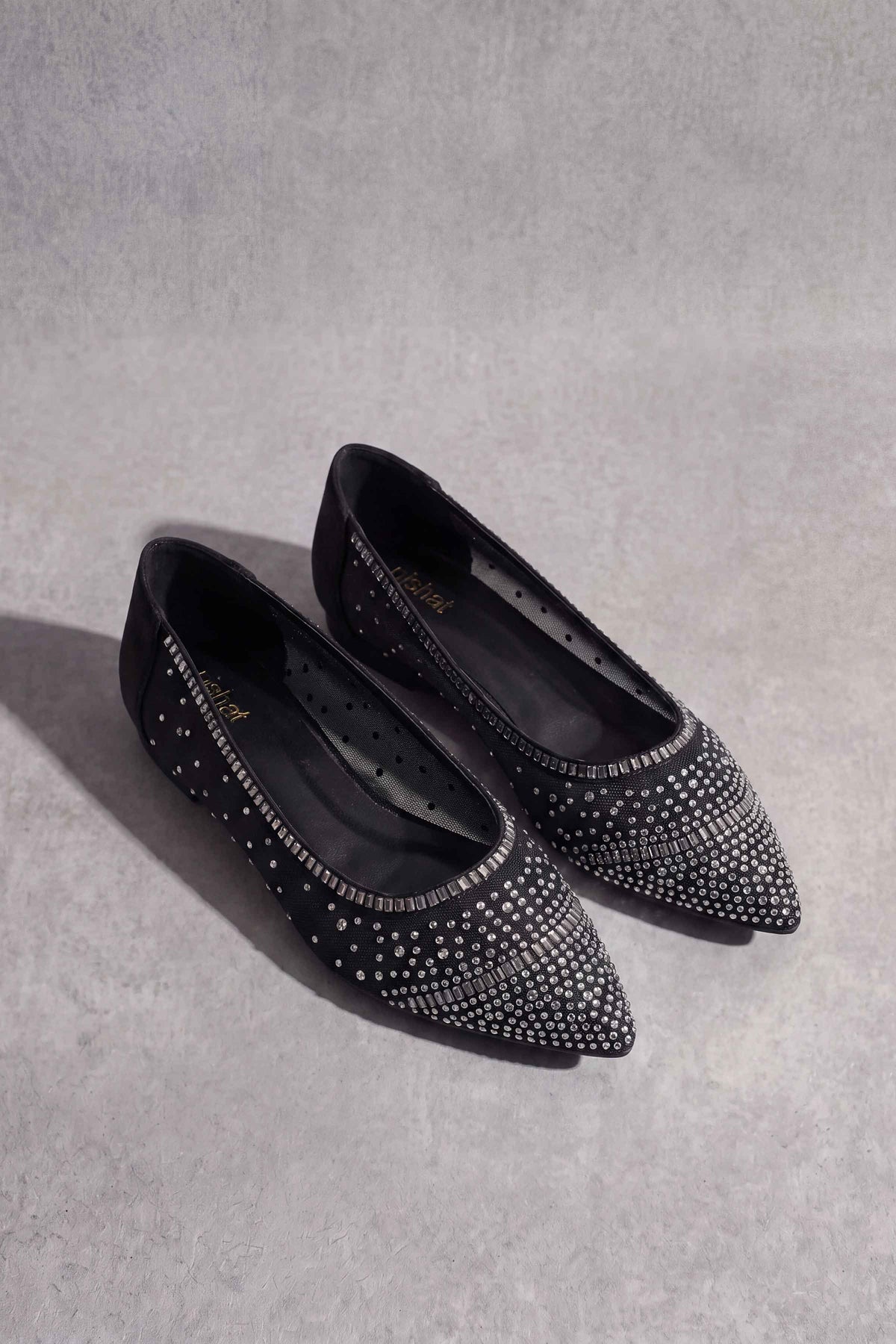 Black Pumps-1717652903