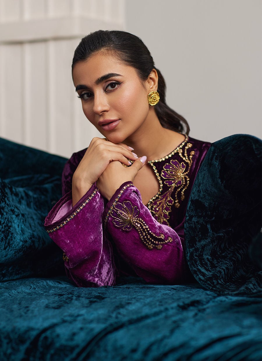 https://www.farahtalibaziz.com.pk/images/thumbs/0021087_nia-ombre-velvet-kaftan-with-pants-and-dupatta.jpeg