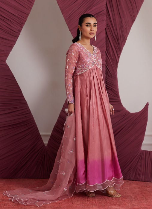 Vezeen Magenta Saree