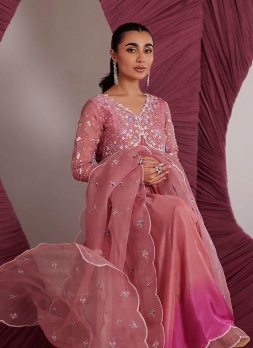 Vezeen Magenta Saree