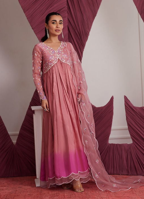 Vezeen Magenta Saree