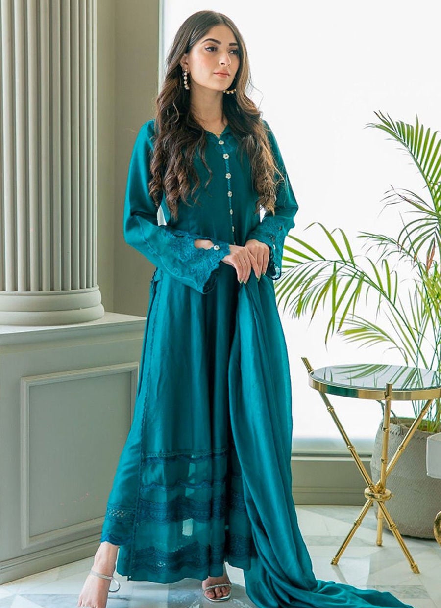 https://www.farahtalibaziz.com.pk/images/thumbs/0023818_manal-tabani-in-emerald-stella-shirt.jpeg