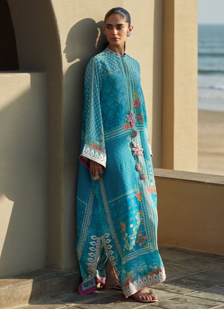 https://www.farahtalibaziz.com.pk/images/thumbs/0027164_amaris-sky-blue-crepe-kaftan_1000.jpeg