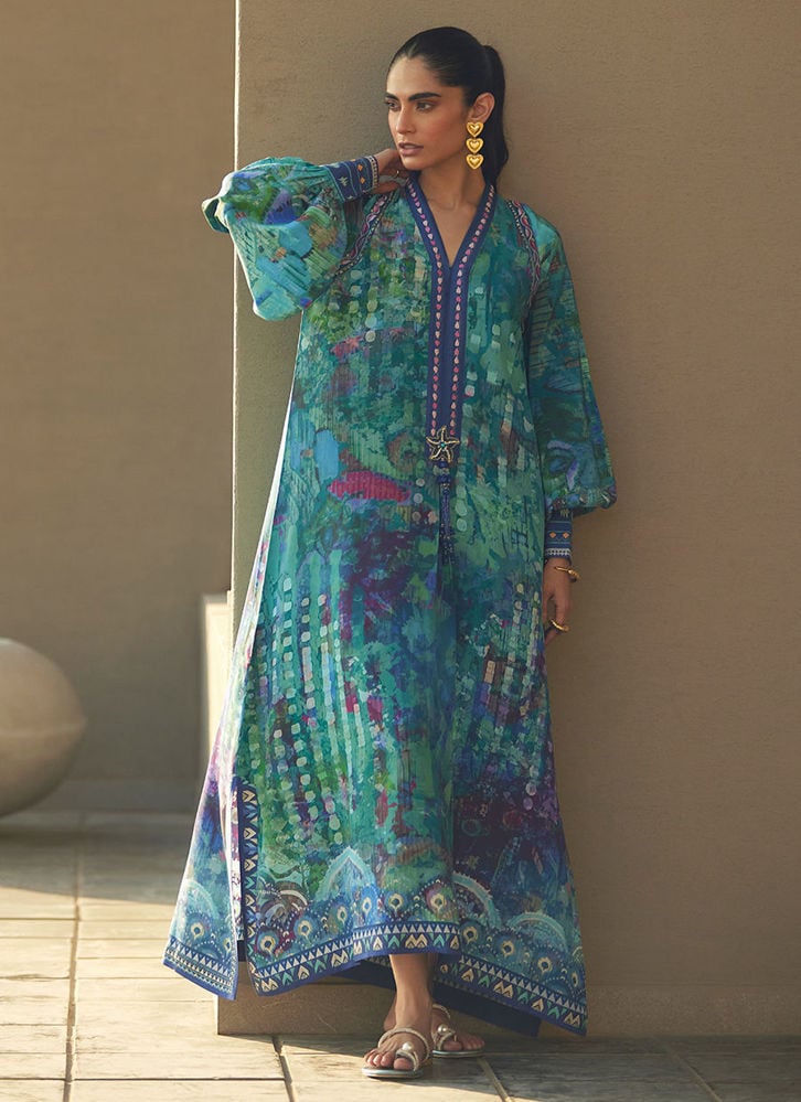 https://www.farahtalibaziz.com.pk/images/thumbs/0027222_tulum-blue-crepe-kaftan_1000.jpeg