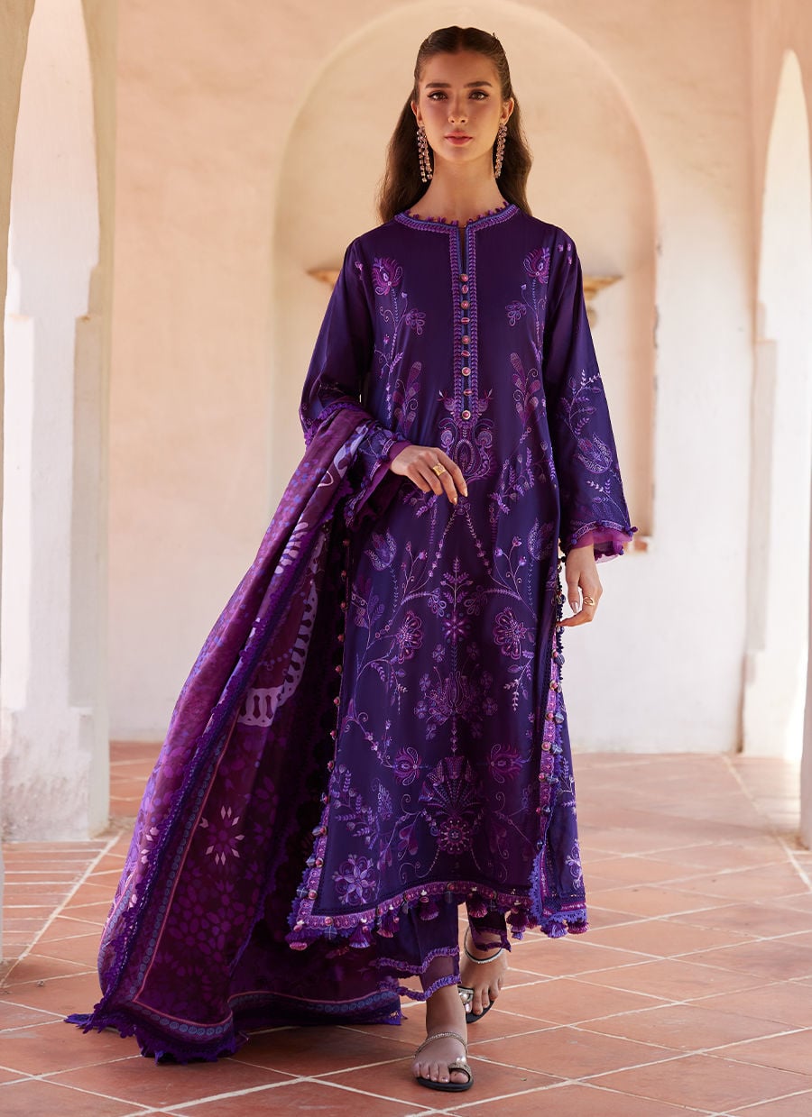 Farah Talib Aziz – Vicenta Violet Style