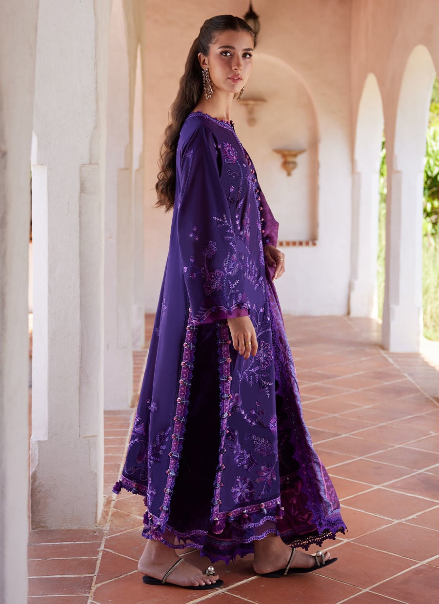Farah Talib Aziz – Vicenta Violet Style