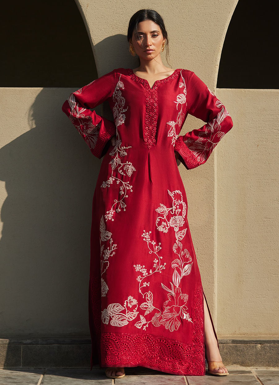 https://www.farahtalibaziz.com.pk/images/thumbs/0028582_siren-scarlett-silk-kaftan.jpeg
