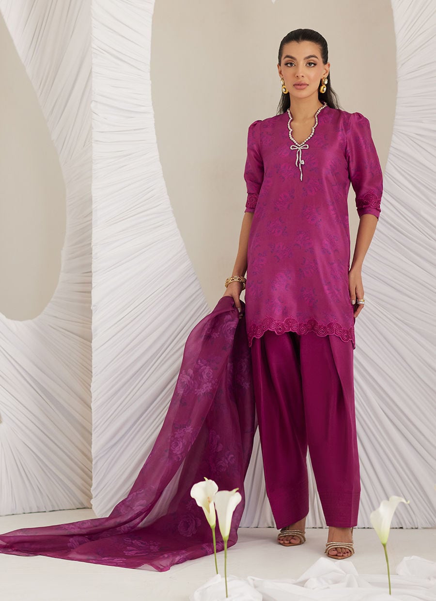 https://www.farahtalibaziz.com.pk/images/thumbs/0028606_sev-magenta-shirt-pants-and-dupatta.jpeg