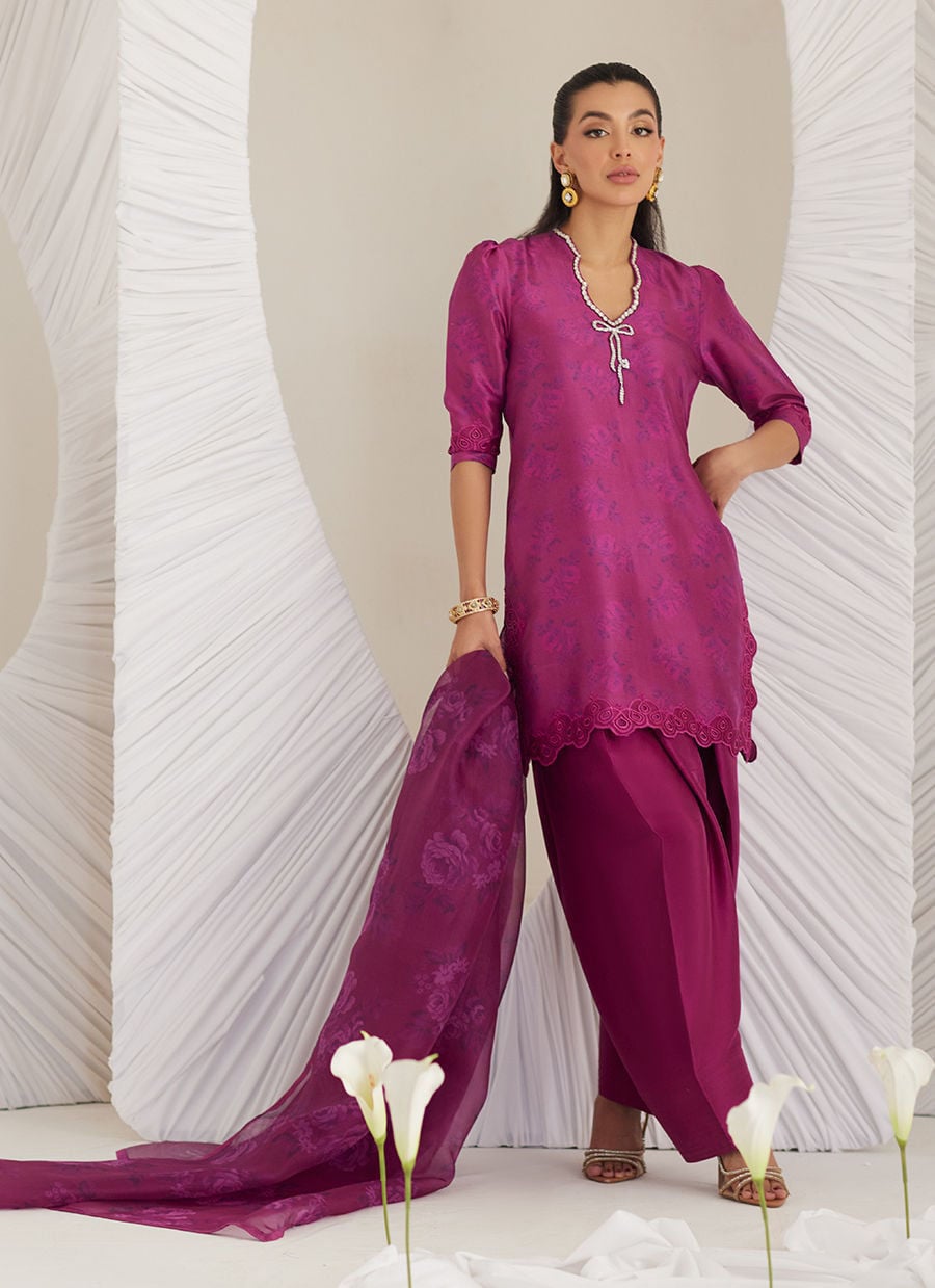 https://www.farahtalibaziz.com.pk/images/thumbs/0028611_sev-magenta-shirt-pants-and-dupatta.jpeg