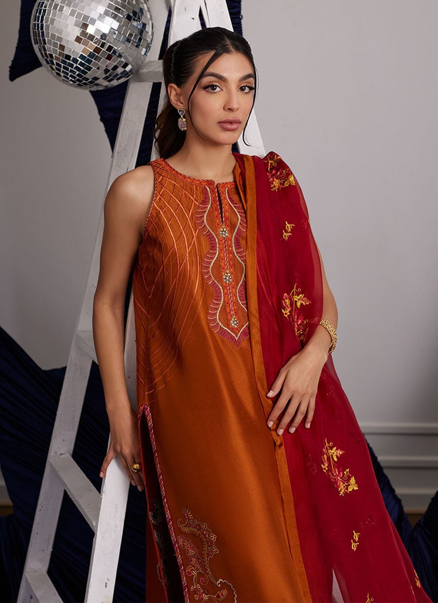 https://www.farahtalibaziz.com.pk/images/thumbs/0028806_zadie-burnt-orange-shirt-dupatta.jpeg