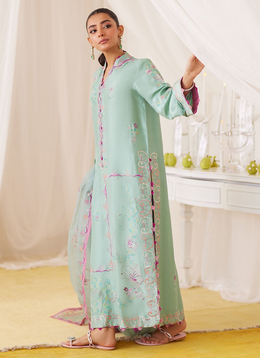 https://www.farahtalibaziz.com.pk/images/thumbs/0028818_petra-fern-green-embroidered-shirt-and-dupatta.jpeg