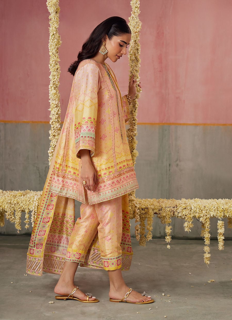 https://www.farahtalibaziz.com.pk/images/thumbs/0029071_livvy-ombre-shirt-and-dupatta.jpeg