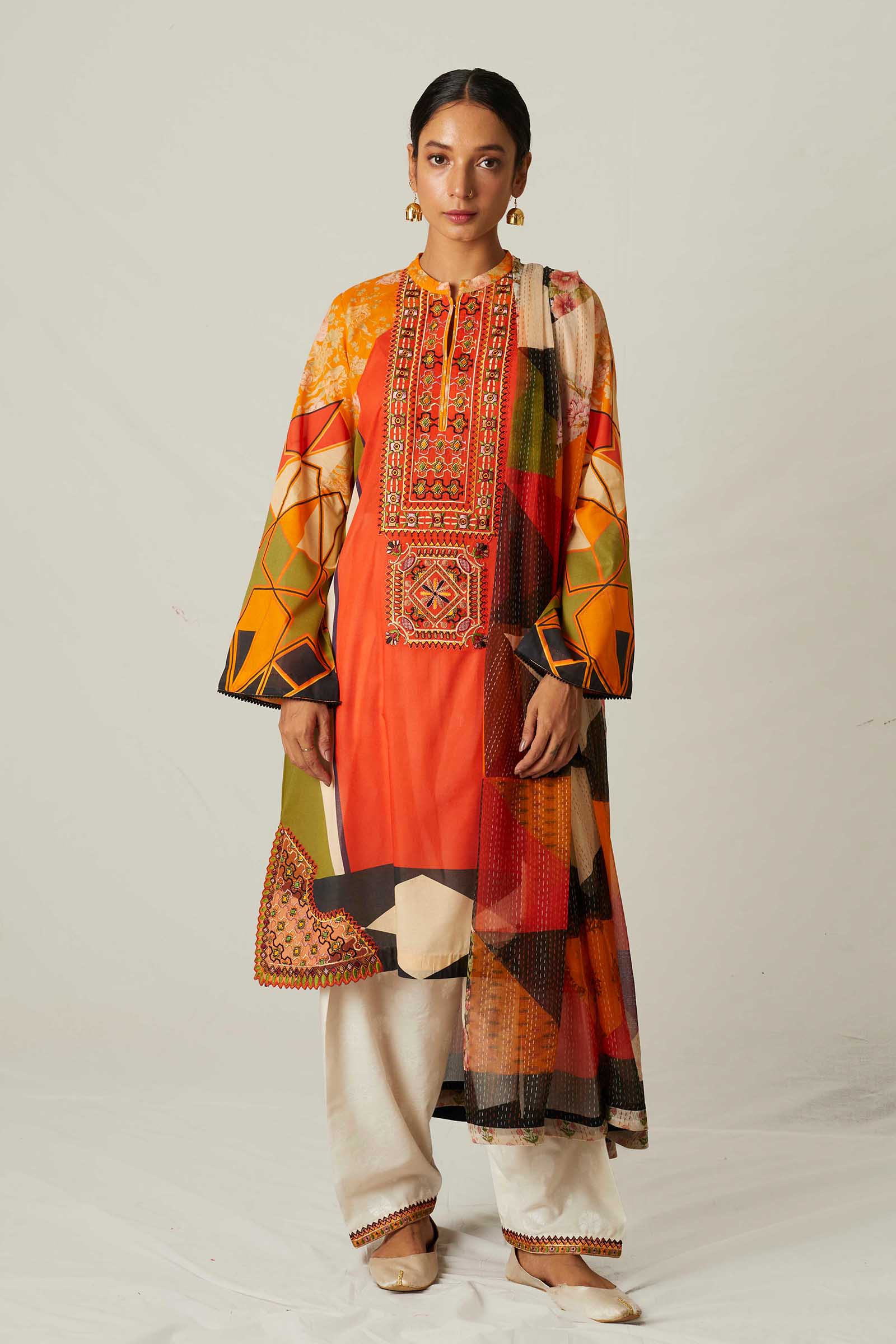 https://cdn.shopify.com/s/files/1/0886/3957/0230/files/0054_Shabnam_A_1d722832-3b30-4804-99bc-6ae2aa102855.jpg?v=1721854416