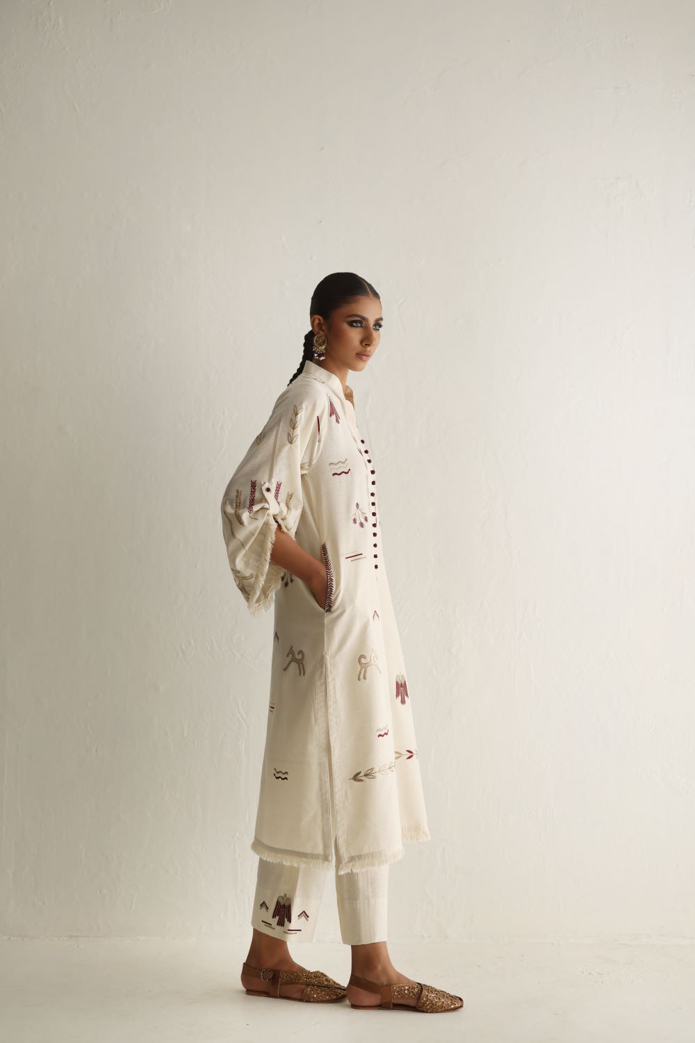 Eagle - Off White - R.Karandi