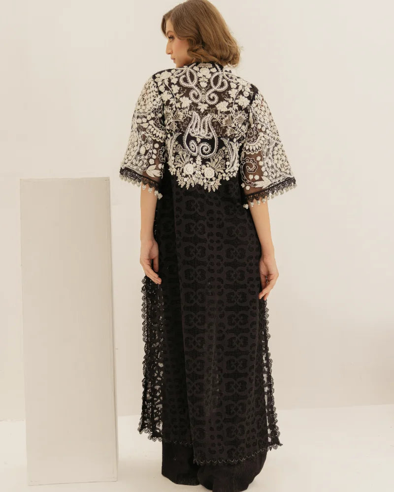 Nyra (Black)