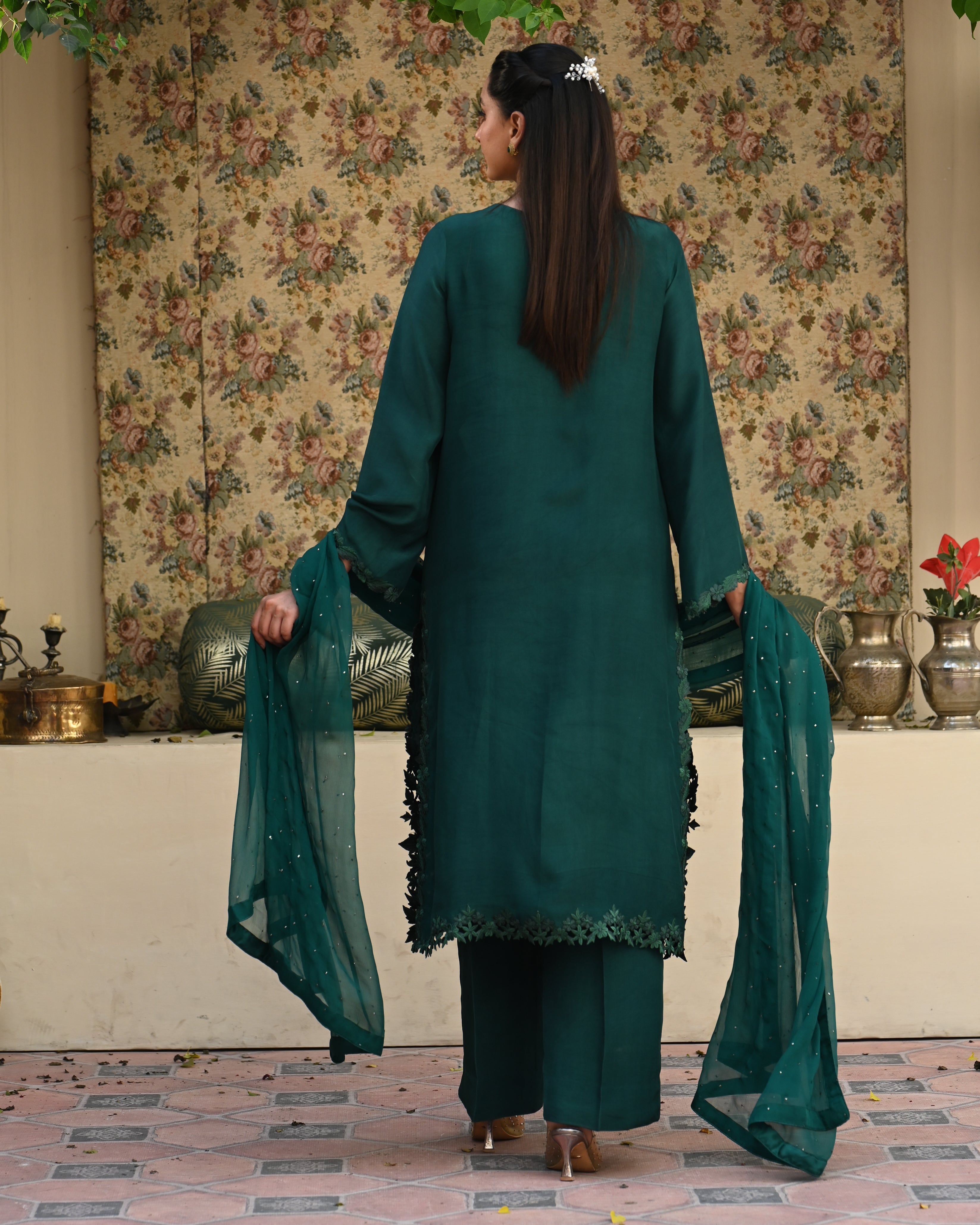 Outfit Name: Zamurd
Collection: Nazm
Code: CBR 104
