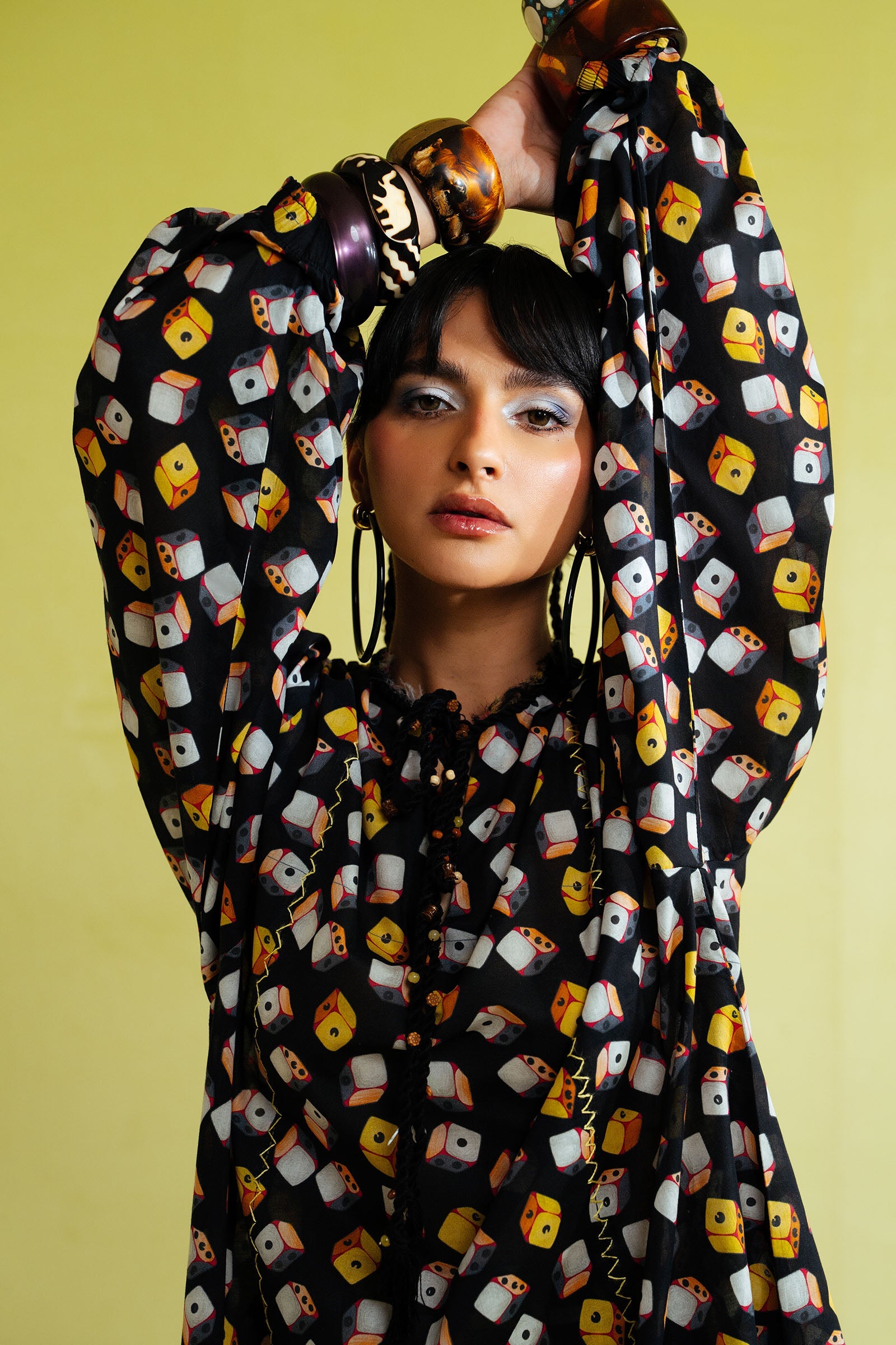 DICEY MOVES (ZRW-21285)