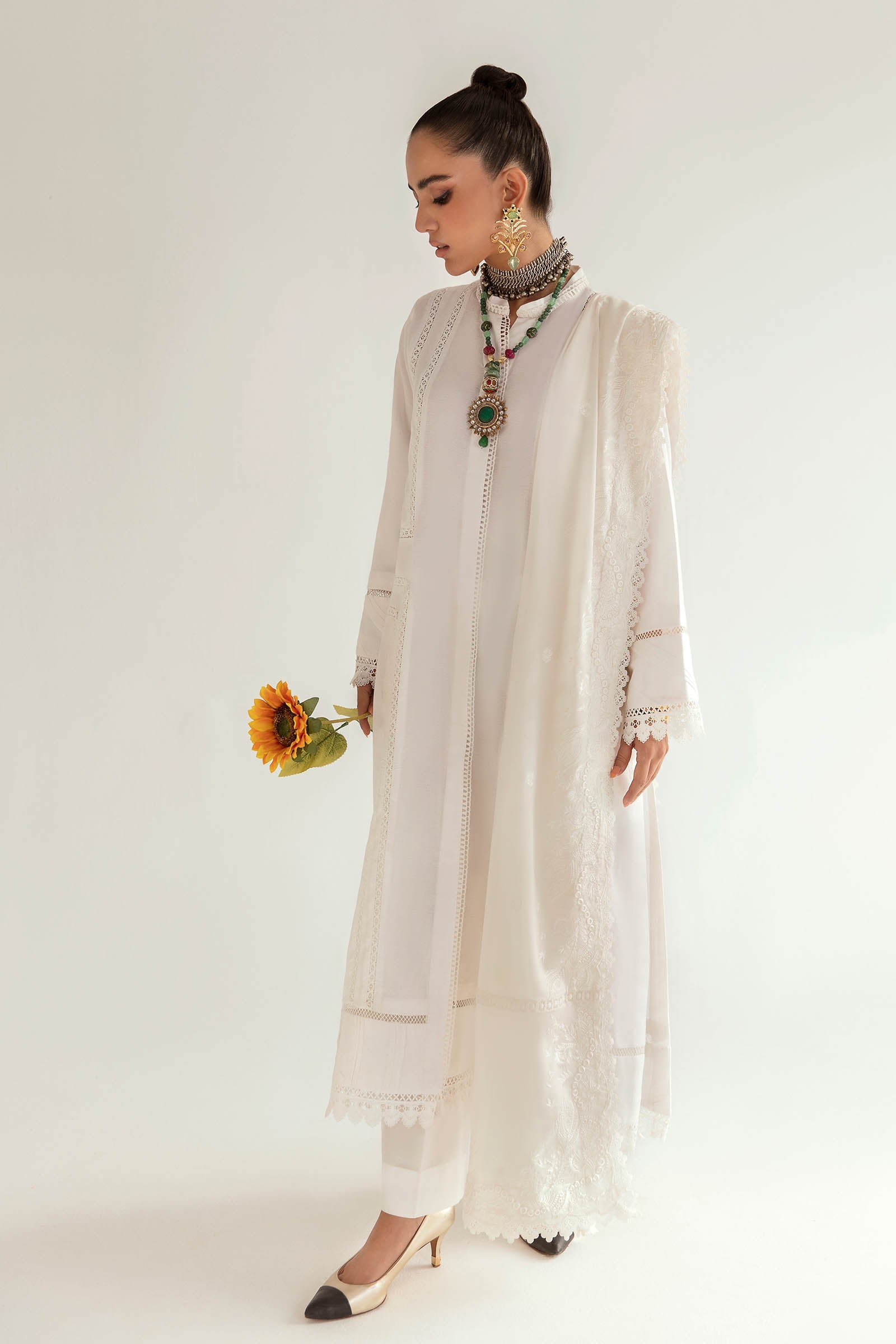 https://cdn.shopify.com/s/files/1/0081/0283/8329/products/01_0013_1O9A1174.jpg?v=1664639862