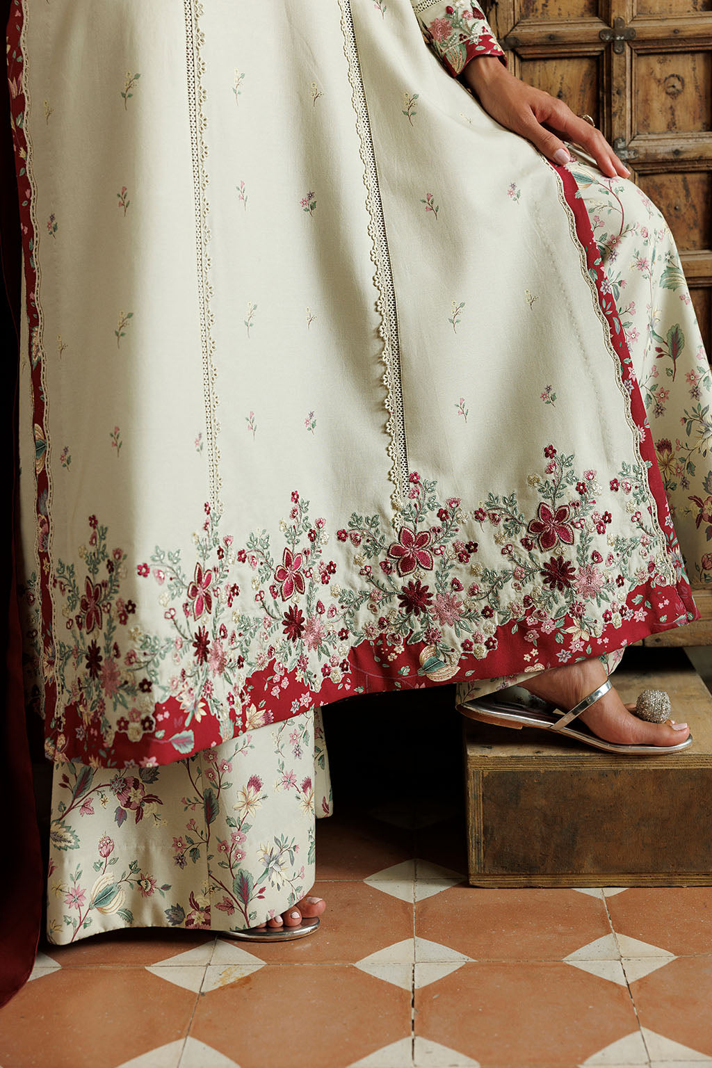 IPF-28 Embroidered Printed Viscose Linen
