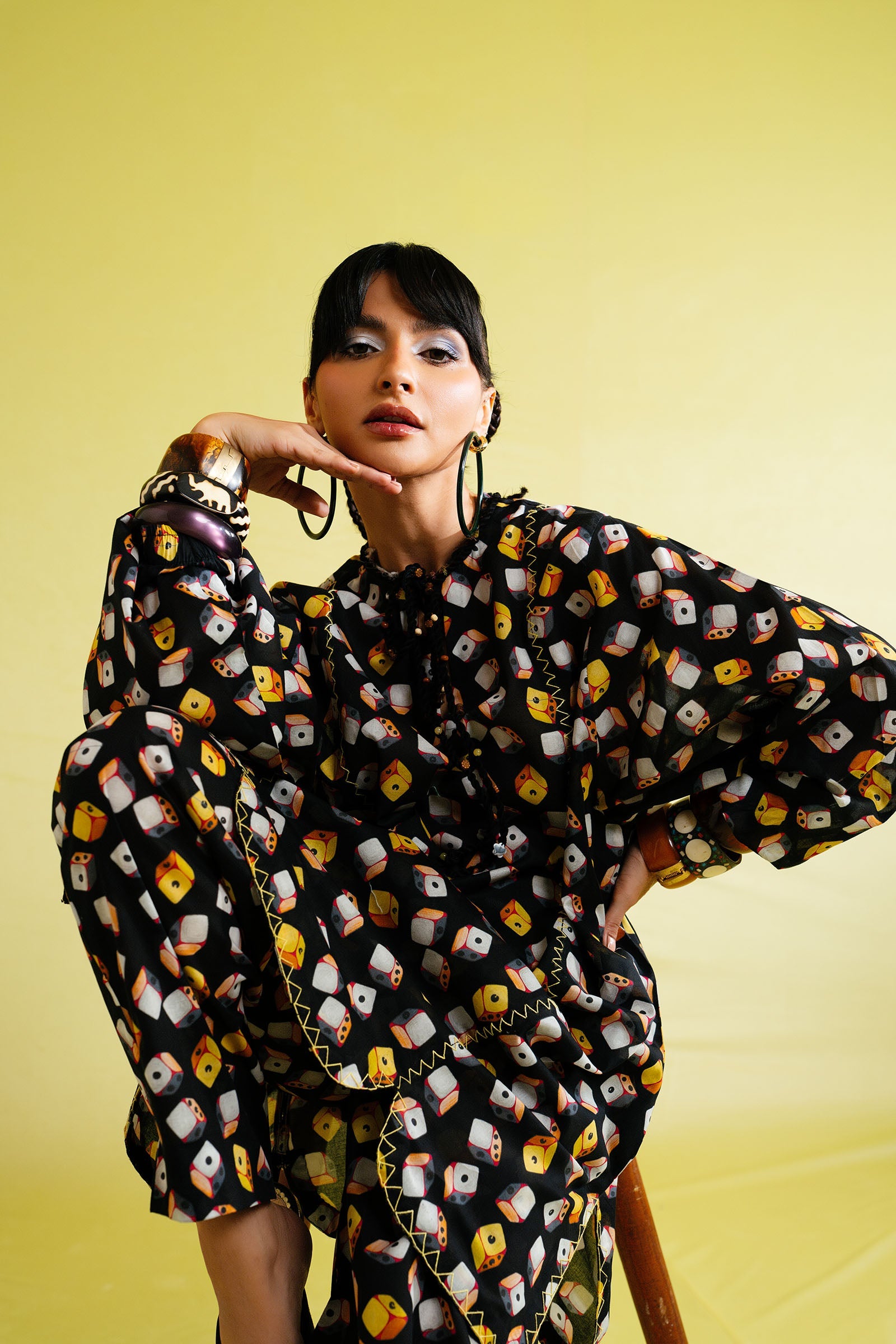 DICEY MOVES (ZRW-21285)